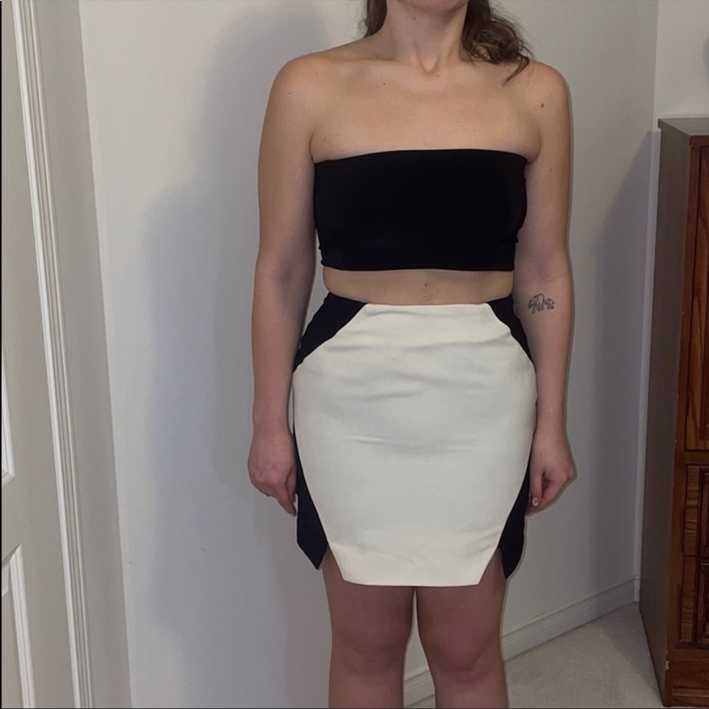 Keepsake the Label 90’s style Black and White Mini skirt